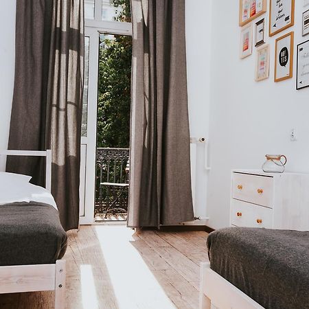 Hôtel Erasmus Dorm à Varsovie Extérieur photo