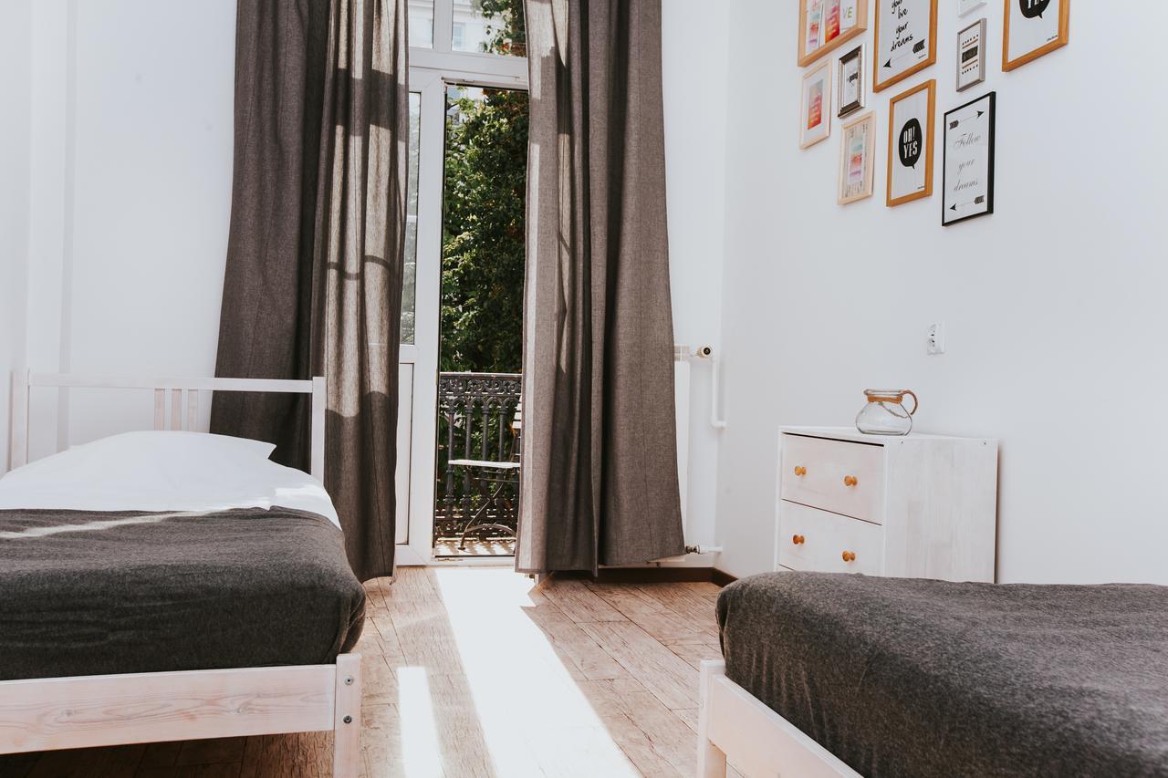 Hôtel Erasmus Dorm à Varsovie Extérieur photo