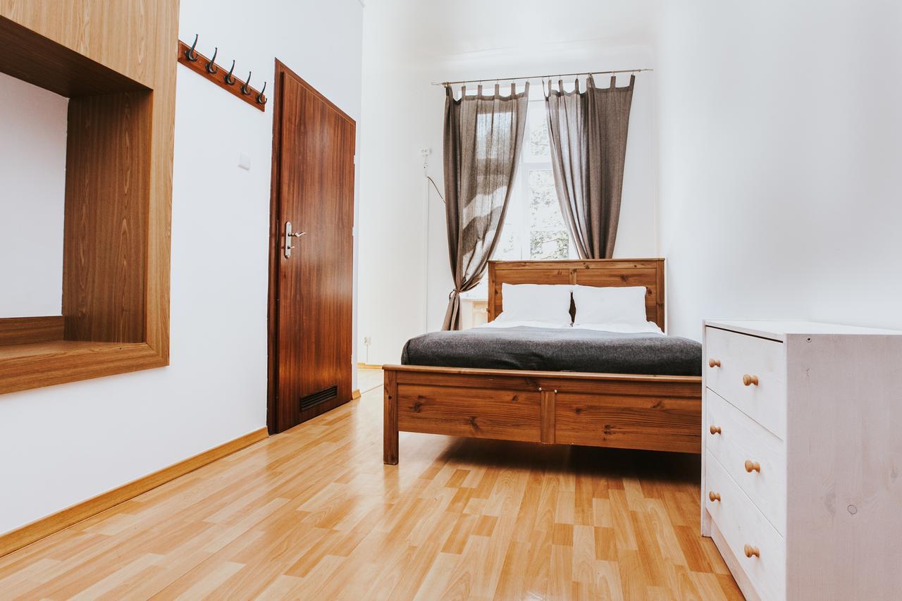 Hôtel Erasmus Dorm à Varsovie Extérieur photo